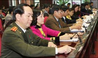 越共中央书记处就实施宪法作出指示