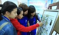 岘港举行“黄沙群岛——越南主权领土”图片和资料展