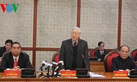 越共中央政治局同奠边省省委常委会举行工作座谈会
