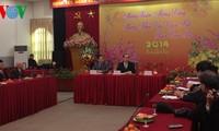 越南祖国阵线中央委员会举行回国过年海外越南人优秀代表见面会