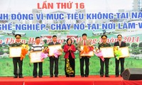 越南劳动卫生安全与防火防暴国家行动周活动启动