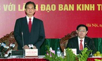 越南继续发展社会主义定向市场经济