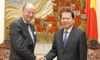武文宁副总理会见瑞典外交第一副大臣贝尔弗拉格