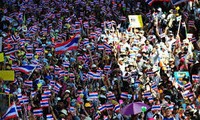 数千名泰国民众在曼谷举行反政府抗议示威
