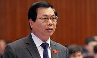 越南国会常委会对工贸部和卫生部部长进行质询