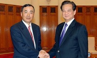 阮晋勇总理会见中国、泰国和埃及驻越大使