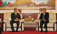 越老两党理论研讨会在老挝开幕