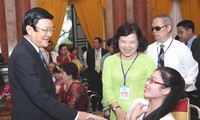 越南国家主席张晋创会见全国优秀残疾人代表