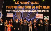 表彰“2013年越南贸易服务”奖获奖企业和企业家