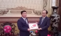 越南胡志明市与中国广州市推动金融合作