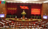 越南政府总监察长黄峰筝接受质询：主要涉及反腐败工作