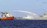 中国举行记者会对中海油981钻井平台的活动进行辩解