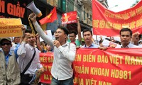  越南多个团体组织反对中国在东海非法定位钻井平台