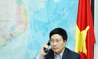 越南政府副总理兼外长范平明同美国国务卿克里就东海问题通电话