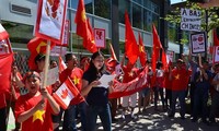 旅居加拿大和日本越南人举行游行活动反对中国