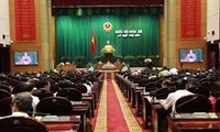越南第13届国会第7次会议讨论社会经济发展计划执行情况