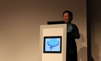2014年全球妇女峰会记者会在巴黎举行