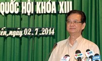 阮晋勇总理：越南坚决不接受不屈服于威胁、压迫和依赖他人