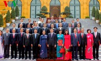 越南国家主席张晋创向越南驻外大使和总领事颁发任命书