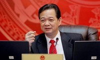 总理要求各部门尽早落实越南十三届国会第七次会议通过的各项法律和决议