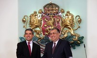 保加利亚总统宣布解散国民议会并决定提前举行议会选举