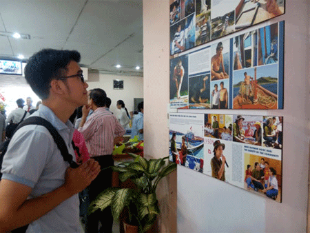 黄沙和长沙图片展在胡志明市举行