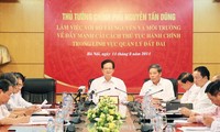 阮晋勇总理：要及早完善机制政策   有效实施《2013土地法》