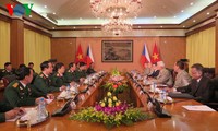 推动越南与捷克国防合作