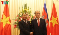 柬埔寨国会主席韩桑林圆满结束对越南的正式访问