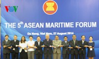 第三届东盟海事论坛扩大会议讨论加强航行安全与自由措施
