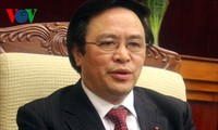 越共中央工作代表团就党的对外路线落实情况与昆嵩省省委座谈