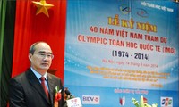 越南教育培训部举行越南参加国际奥林匹克数学竞赛40周年纪念活动