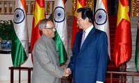  越南政府总理阮晋勇会见印度总统慕克吉