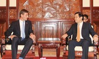 越南国家主席张晋创会见前来递交国书的七国新任驻越大使