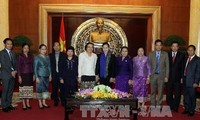 越南国会副主席阮氏金银会见老挝女国会代表团 