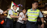 香港警方逮捕19名涉嫌斗殴者