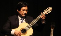 越南民歌在2014年德国国际吉他比赛中奏响