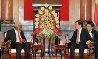 越南国家主席张晋创会见瓦努阿图总理纳图曼