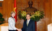 越南政府副总理武文宁会见英国伦敦金融城市长