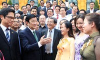 越南举行多项活动纪念越南企业家日