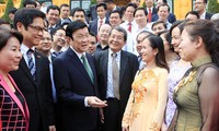 越南企业家与国家同步发展