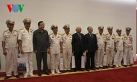 越南国会主席阮生雄会见无编号船队退伍军人