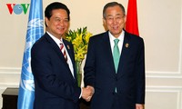 越南政府总理阮晋勇会见联合国秘书长潘基文