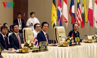 越南为第25届东盟峰会的成功做出积极贡献