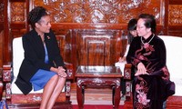 越南国家副主席阮氏缘会见前加拿大总督