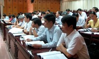 “革新新时期对外信息工作实施方式”学术研讨会在岘港市举行