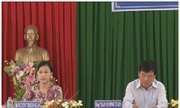 越南国会副主席阮氏金银接触槟知省选民