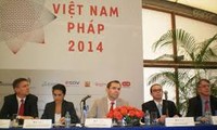 越南和法国企业加强经济联系与合作