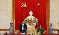 越南政府总理阮晋勇同中央公安党委举行座谈