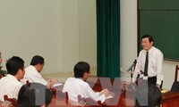 张晋创主席与后备高级干部培训班学员对话